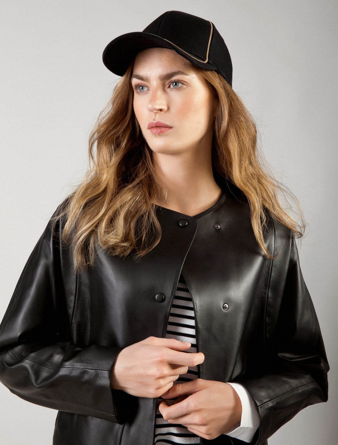 Odzież skórzana damska – czy kurtki skórzane są modne? Odzież skórzana damska – czy kurtki skórzane są modne?