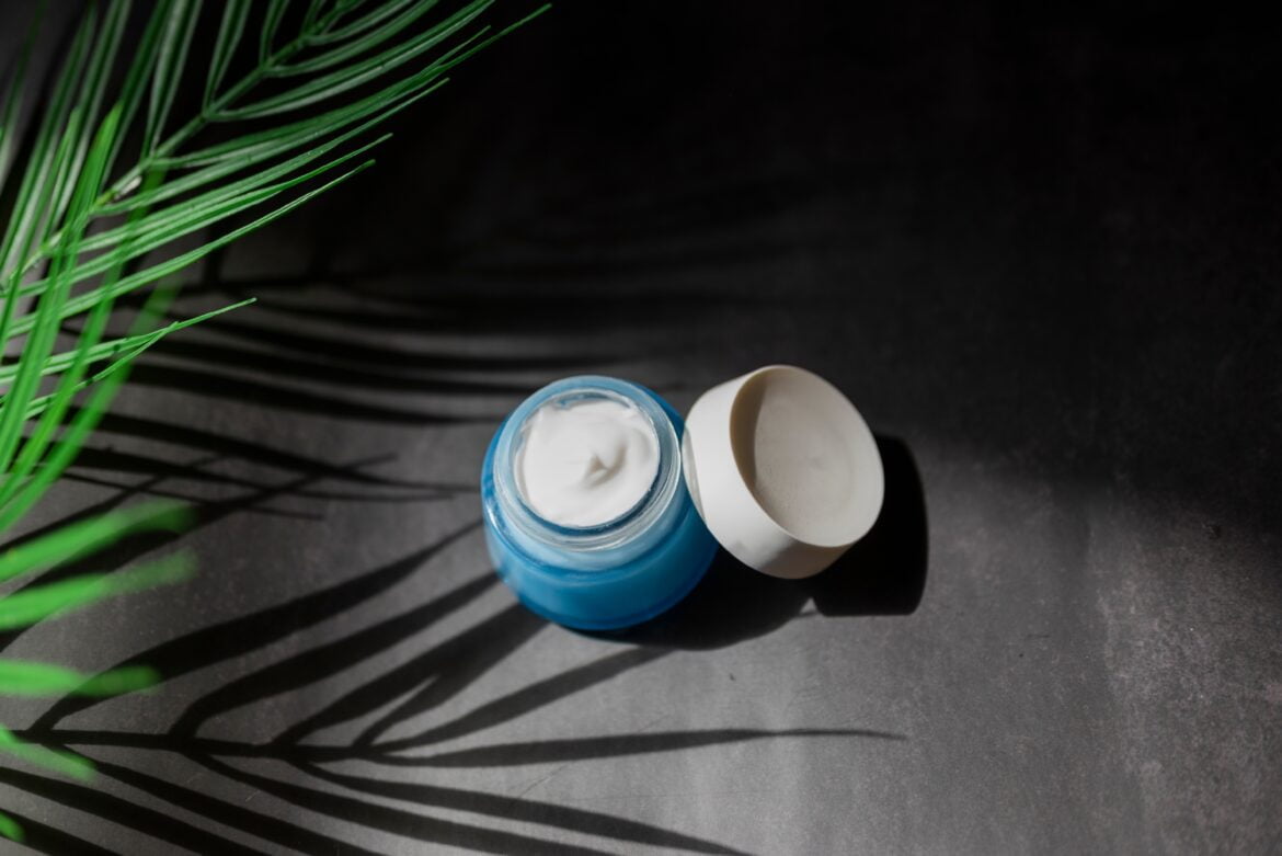 Profilaktyka przeciw przebarwieniom skóry - jak dbać o twarz i ciało, a także jak walczyć z widocznymi przebarwieniami?