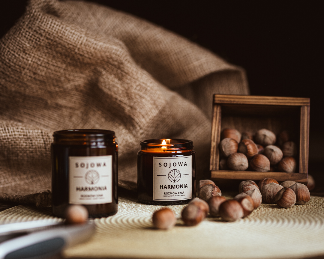 Świece sojowe zapachowe stanowią wyjątkową kombinację elegancji, przyjemnego aromatu i troski o środowisko. Zastępując tradycyjne świece parafinowe,