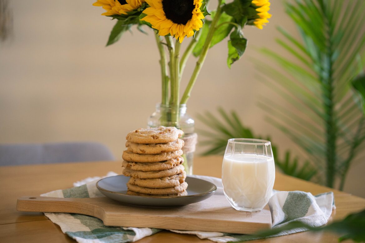 Mleko to produkt łatwo psujący się, który wymaga odpowiedniego przechowywania i transportu, aby zachować jakość i świeżość.