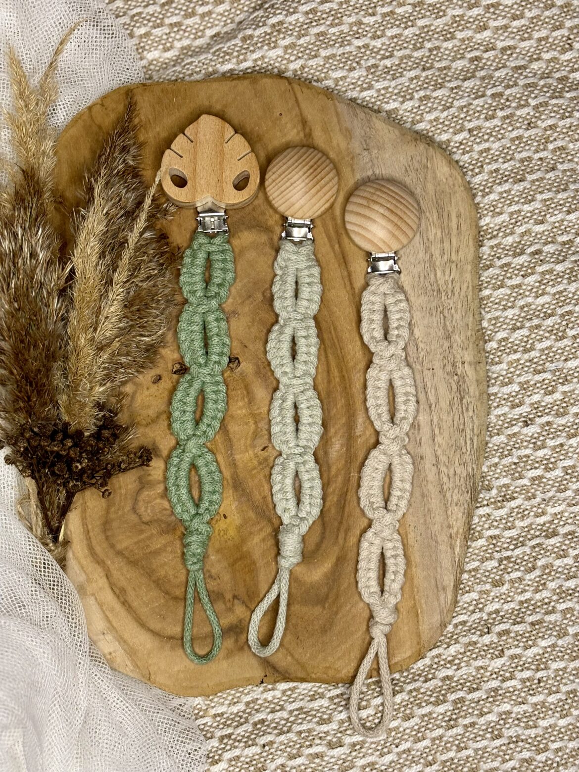 Zawieszka do Smoczka z Imieniem: Personalizowany gadżet dla maluchów