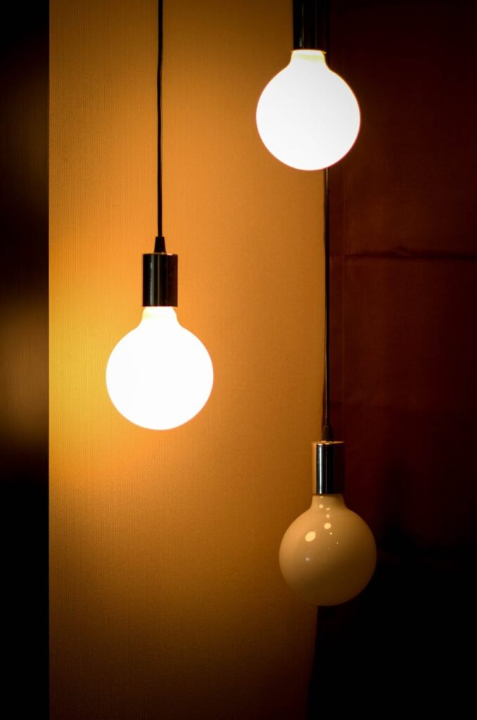 TOP 10 nowoczesnych lamp na ścianę do twojego salonu