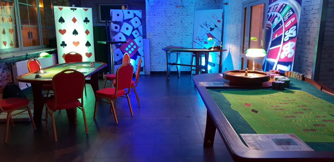 Stoły kasnyno na event firmowy