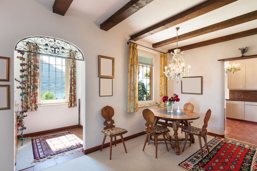 Żaluzje są jednym z tych elementów wystroju wnętrza, które mają nie tylko walory estetyczne, ale także funkcjonalne. Pomagają kontrolować ilość światła