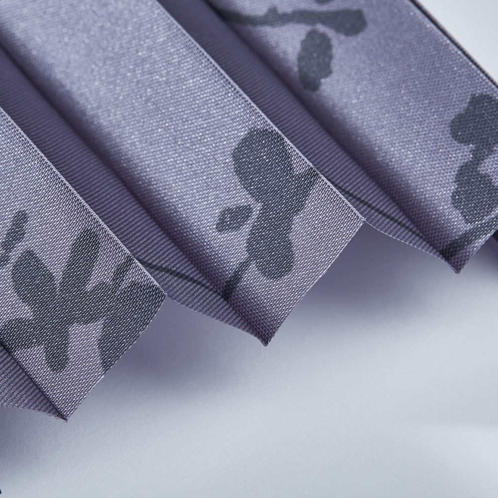 Rolety plisowane to obecnie jeden z najbardziej popularnych wyborów wśród osłon okiennych. Ich wszechstronność, estetyka oraz funkcjonalność sprawiają,